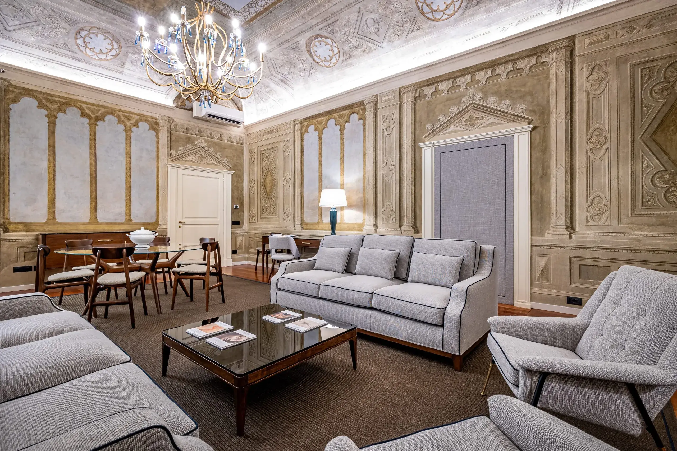 Historic 3-Bedroom Florence Palace